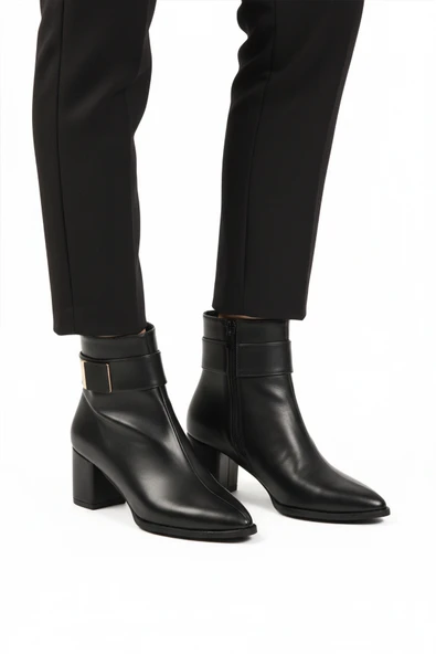 Aspor Siyah Dar Kalıp İçi Polarlı Kadın Topuklu Bot ürün görseli