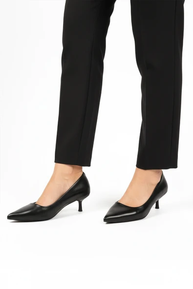 Aspor Siyah Kadın Topuklu Ayakkabı ürün görseli