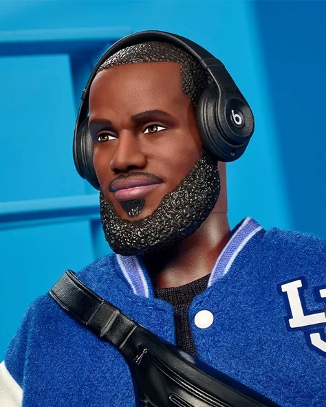 Barbie İmzalı LeBron James Kenbassadors Bebek HRM33 - Resim 4