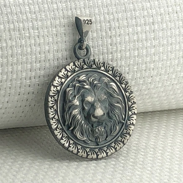 925 Ayar Gümüş Aslan Kabartmalı Kolye Ucu - Resim 2