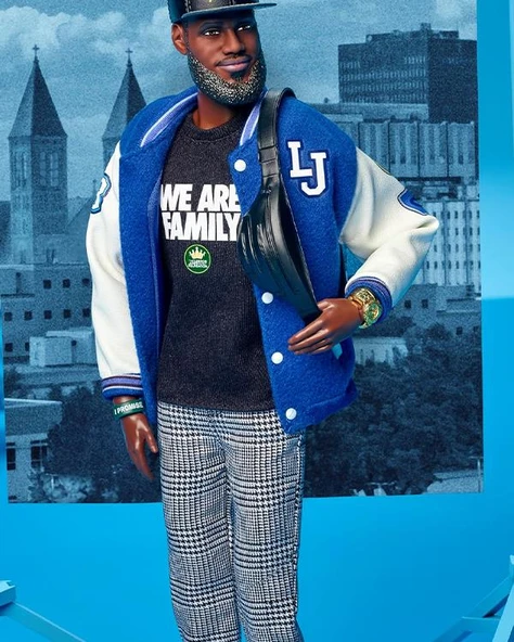 Barbie İmzalı LeBron James Kenbassadors Bebek HRM33 - Resim 5