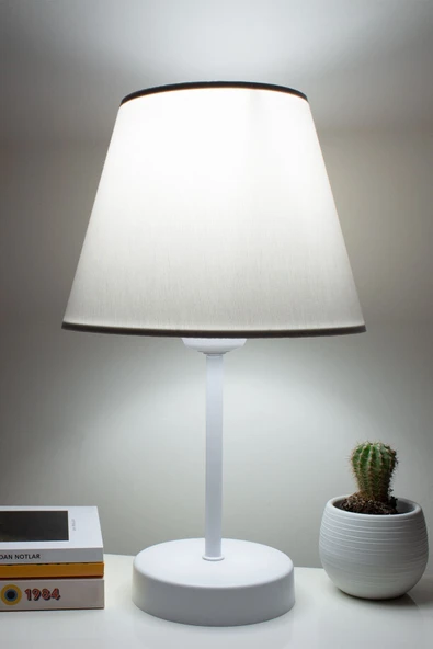 Vivido Home Beyaz Kumaş Modern Beyaz Ayaklı Abajur ürün görseli