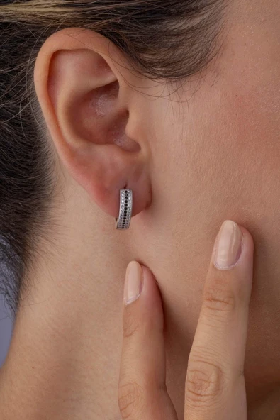 Gümüş Pazarım Siyah Taş Geçişli 3 Sıra Yarım Tur Gümüş Kadın Küpe - Resim 2