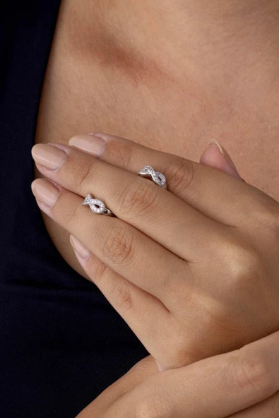 Gümüş Pazarım Sonsuzluk Model Beyaz Altın Kaplama Gümüş Tamtur Kadın Küpe