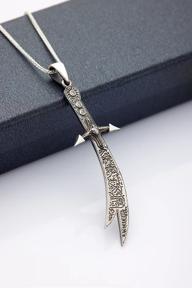 ANDA 925 Ayar Gümüş Oksitli Zirkon Taşlı Zülfikar Kolye ürün görseli