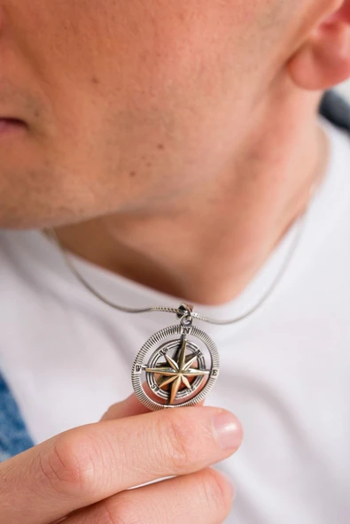 ANDA 925 Ayar Gümüş Oksitli Pusula Kolye ürün görseli