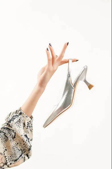 Kadın Topuklu Ayakkabı TR040Y10B - 2