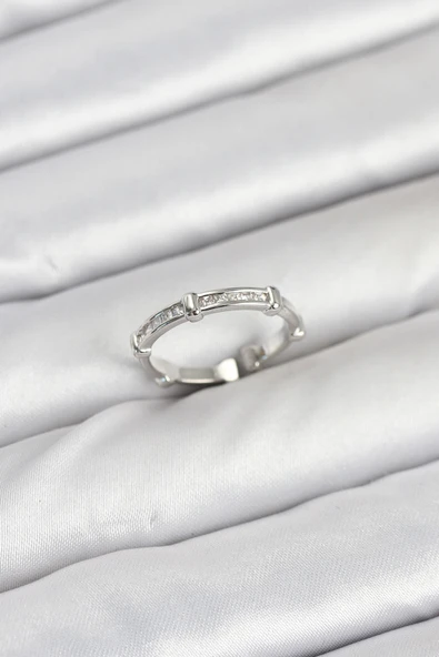 Pirinç Gümüş Renk Kemik Model Zirkon Taşlı Kadın Yüzük - EBJ250927W37976 ürün görseli