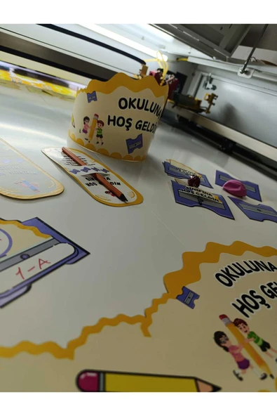 OKULUNA / SINIFINA HOŞ GELDİN ÖĞRENCİ TACI VE HEDİYE KARTI SETİ(5 PARÇA) 8'Lİ 04 - 3