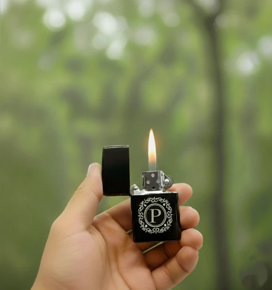 P Harfli Kişiye Özel Harf Baskılı Benzinli Çakmak ürün görseli 1