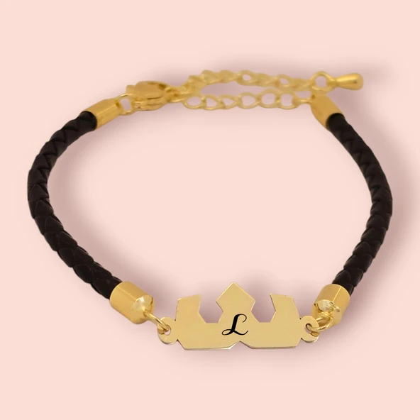 Harfe Özel 14 Ayar Altın Plakalı Taç Figürlü Doğal Siyah Derili Hediye Bileklik-462 ürün görseli