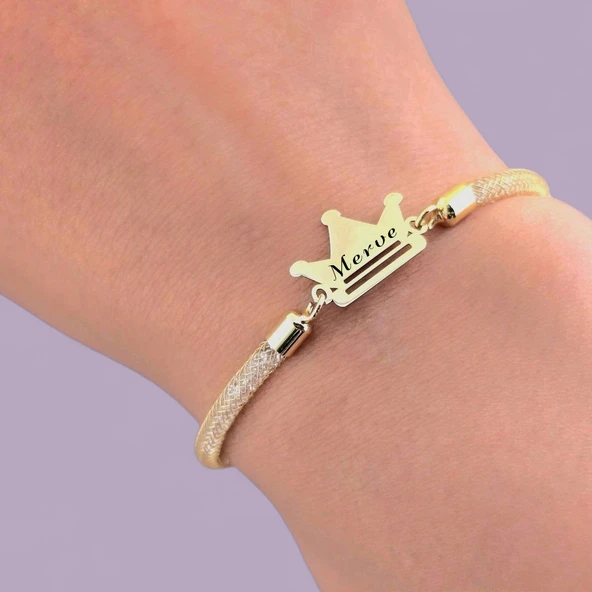 İsme Özel Taç Figürlü Hasır Kordonlu 14 Ayar Altın Plakalı Hediye Bileklik-464 - Resim 3