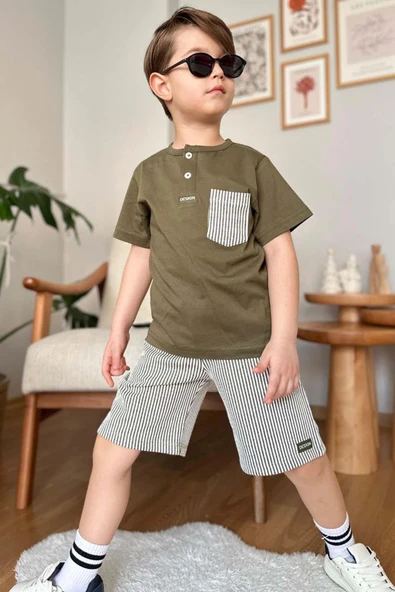 Erkek Çocuk Kapak Cepli Düğme Detaylı Haki T-Shirt Çizgili İp Detaylı Şortlu Takım ürün görseli