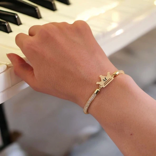 Harfe Özel 14 Ayar Altın Plakalı Taç Figürlü Hasır Kordonlu Hediye Bileklik-464 - Resim 2