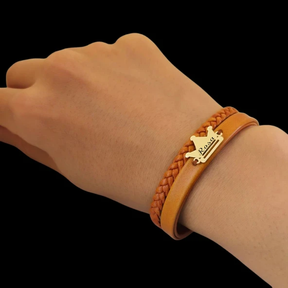 İsme Özel Taç Motifli Doğal Kahverengi Derili 14 Ayar Altın Plakalı Hediye Bileklik-467 - Resim 3