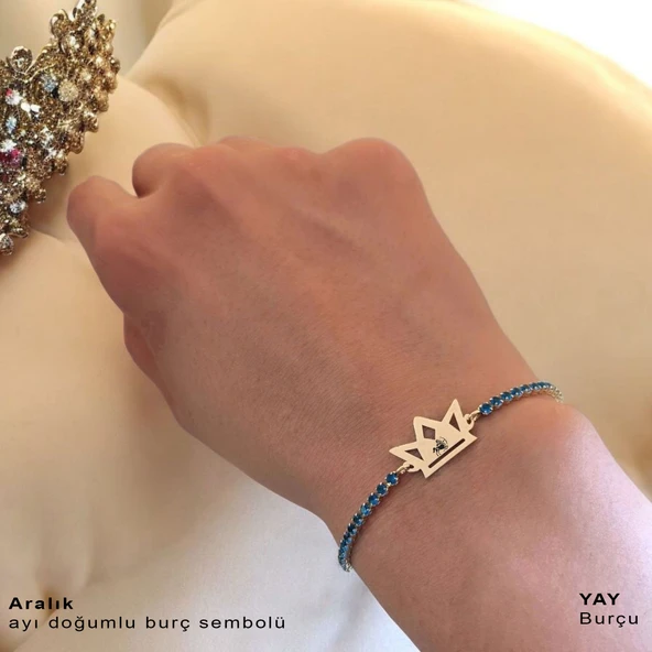 Burca Özel Taç Figürlü Mavi Taş Desenli Zincirli 14 Ayar Altın Plakalı Hediye Bileklik-466 - Resim 2