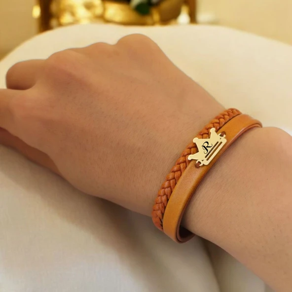 Harfe Özel 14 Ayar Altın Plakalı Taç Motifli Doğal Kahverengi Derili Hediye Bileklik-467 - Resim 3