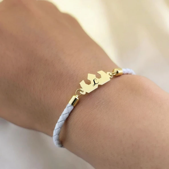 Harfe Özel 14 Ayar Altın Plakalı Taç Motifli Doğal Beyaz Derili Hediye Bileklik-465 - Resim 4