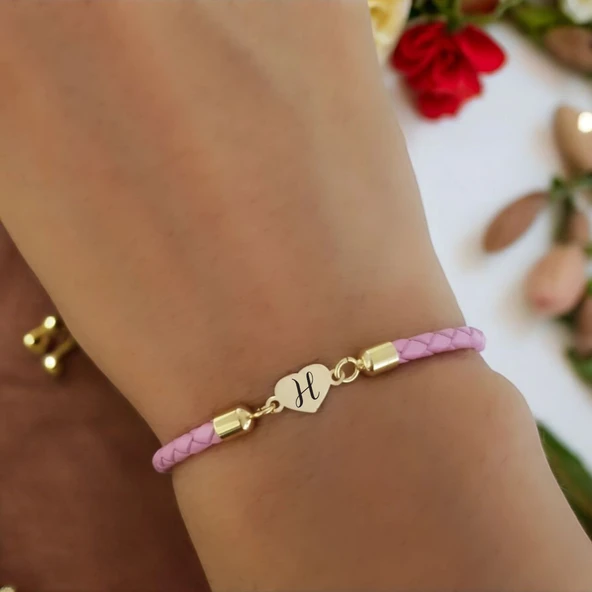 Harfe Özel 14 Ayar Altın Plakalı Kalp Motifli Doğal Pembe Derili Hediye Bileklik-473 - Resim 2