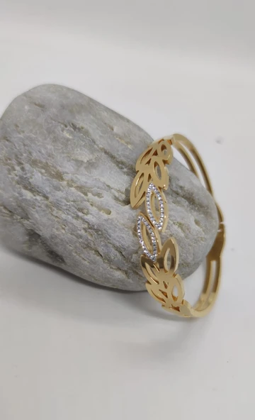 Yaprak Desenli Çelik Kelepçe ürün görseli