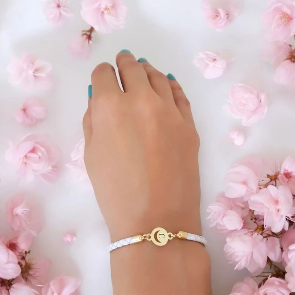 Harfe Özel 14 Ayar Altın Plakalı Ay Motifli Doğal Beyaz Derili Hediye Bileklik-477 - Resim 2