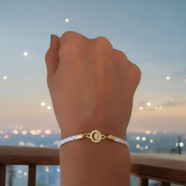 İsme Özel Ay Motifli Doğal Beyaz Derili 14 Ayar Altın Plakalı Hediye Bileklik-477 - Resim 2