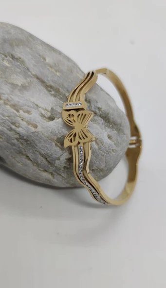 Kelebek Desenli Çelik Kelepçe Bileklik ürün görseli