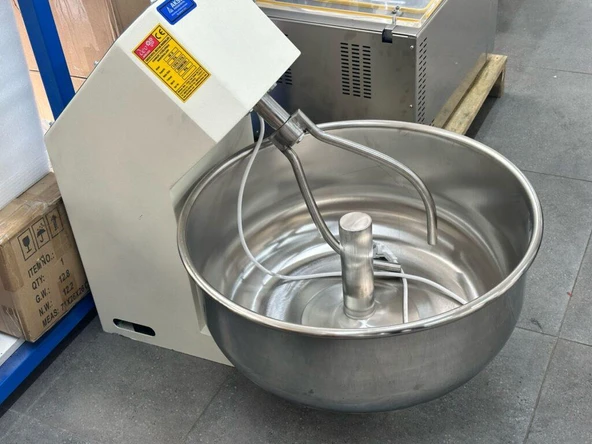DEV MİKSER PROFESYONEL HAMUR KARMA MAKİNASI 50 KG UN 25 LT SU 75 KG KAPASİTELİ - 1