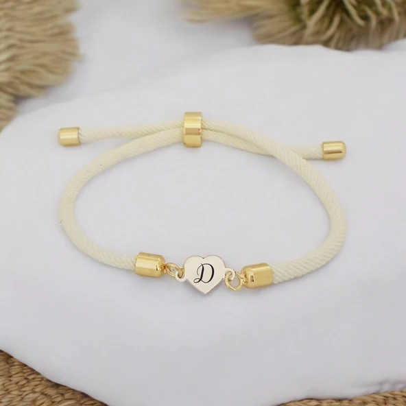 Harfe Özel 14 Ayar Altın Plakalı Kalp Figürlü Beyaz İpek Örgülü Hediye Bileklik-478 ürün görseli