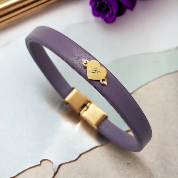 Harfe Özel 14 Ayar Altın Plakalı Kalp Motifli Doğal Mor Derili Hediye Bileklik-479 ürün görseli