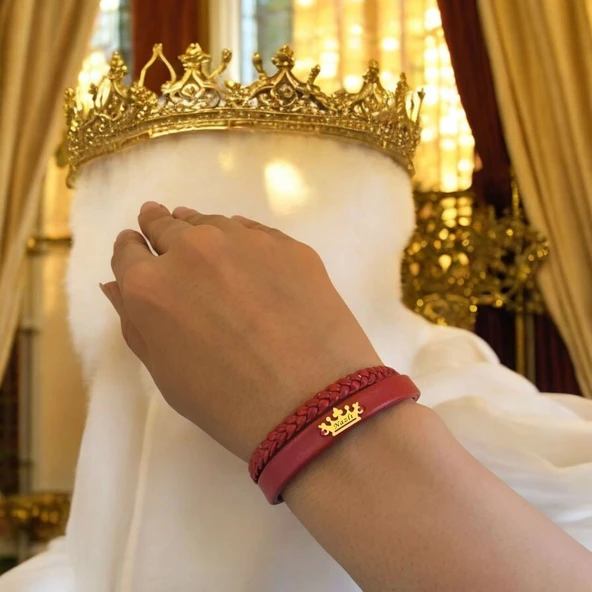 İsme Özel Taç Figürlü Doğal Bordo Derili 14 Ayar Altın Plakalı Hediye Bileklik-493 - Resim 3