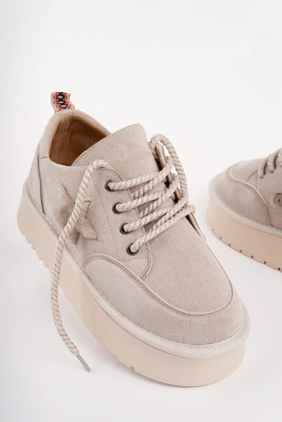 Muggo KOZMOS Kalın Taban Bağcıklı Yıldız Detaylı Kadın Kışlık Sneaker Spor Ayakkabı