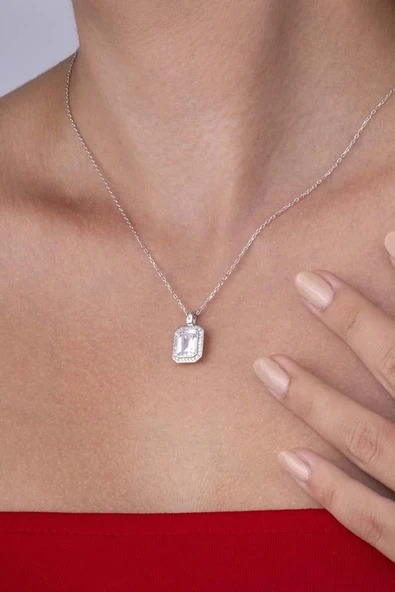 Gümüş Pazarım Baget Taşlı Emerald Kesim Beyaz Altın Kaplama Gümüş Kadın Kolye ürün görseli 1