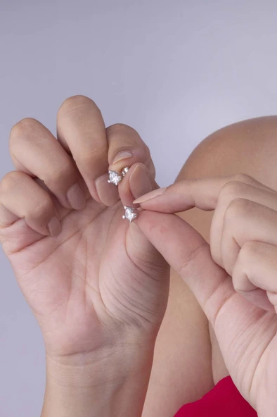 Gümüş Pazarım 4 Tırnaklı Pırlanta Montür Gümüş Kadın Tektaş Küpe - 2