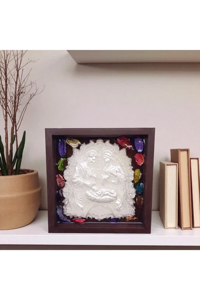 sharp&art Meryem Ana ve Kutsal Aile, Ahşap Çerçeveli, Epoksi içi Kuru Yaprak Dökümü, 4 Renk Seçeneği(17,5cm) ürün görseli