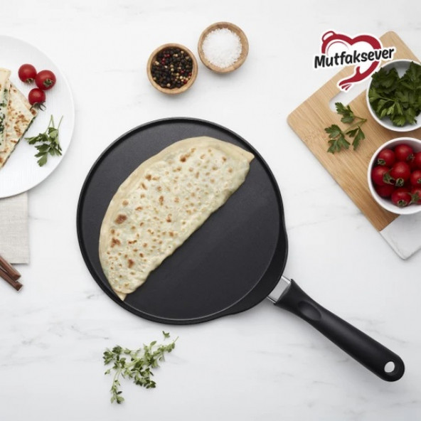 Karaca Mutfaksever Indüksiyon Tabanlı Biogranit Black Gözleme ve Krep Tava 26 cm
