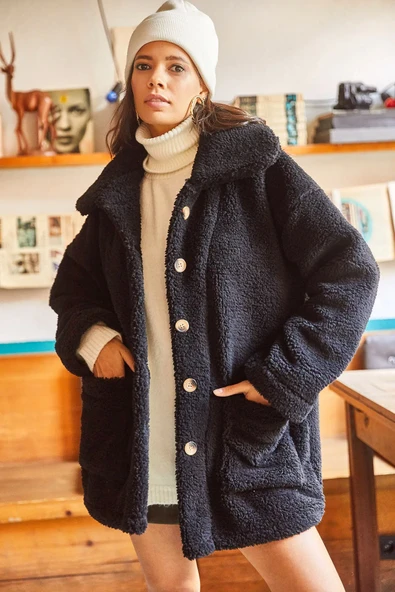Kadın Siyah Düğmeli Cepli Astarsız Oversize Peluş Ceket CKT-19000328 ürün görseli 1