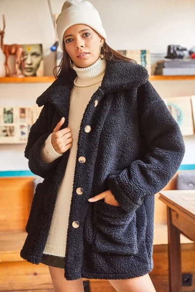 Kadın Siyah Düğmeli Cepli Astarsız Oversize Peluş Ceket CKT-19000328 - Resim 2