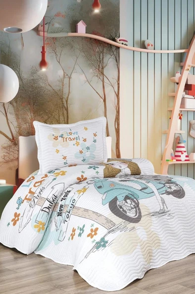 Gezgin Kız Baskılı Kapitoneli Tek Kişilik Yatak Örtüsü Mavi ürün görseli