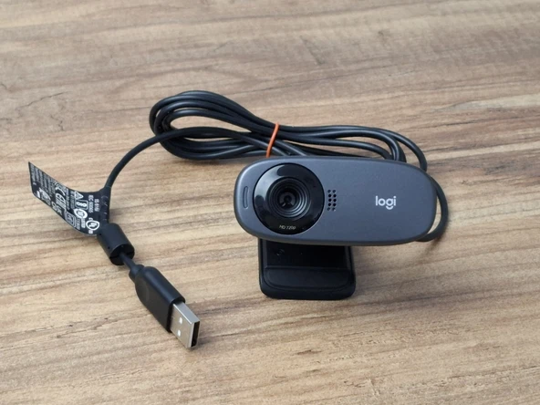 Logitech C310 Dahili Mikrofonlu HD 720p 5MP Bilgisayar Kamerası Webcam V-U0015 - 1