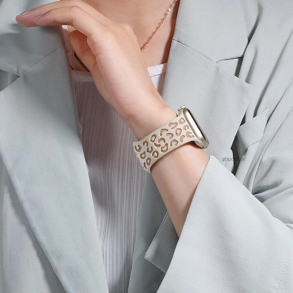 Samsung Galaxy Watch 6 7 Serisi ile Uyumlu Leopar Desenli Silikon Kordon Kayış Bej - 3