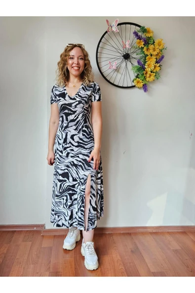 V Yaka Kısa Kollu Zebra Uzun Yırtmaçlı Elbise - Resim 5