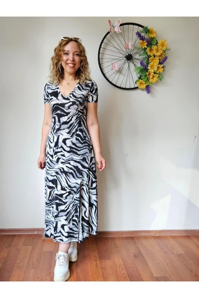 V Yaka Kısa Kollu Zebra Uzun Yırtmaçlı Elbise - Resim 6