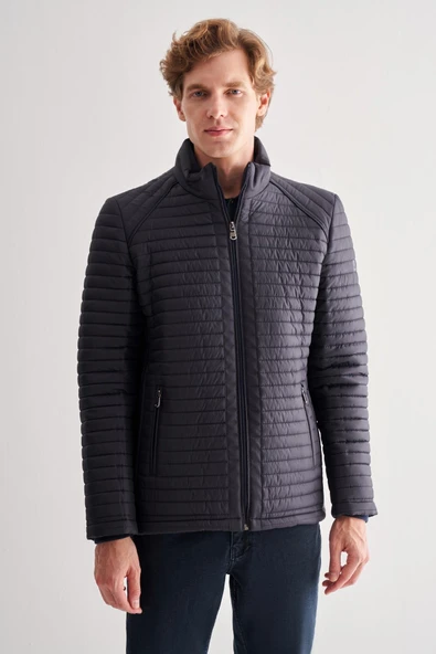 Koyu Lacivert Dik Yaka Tam Astar Casual Slim Fit Kapitone Dolumlu Mont 1007255264 ürün görseli