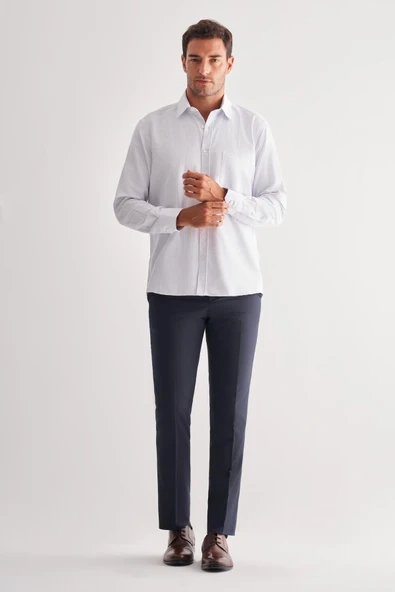 Beyaz Sert Yaka Uzun Kol Cepli Comfort Fit Classic Gömlek 1004255164 - Resim 2