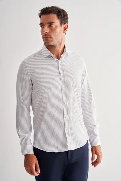 Beyaz Yarım İtalyan Yaka Uzun Kol Cepsiz Slim Fit Cls Gömlek 1004255174 ürün görseli