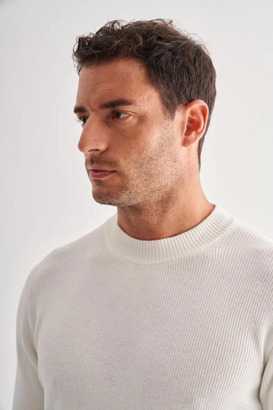 Açık Krem Yarım Balıkçı Yaka Uzun Kol Cepsiz Comfort Fit Casual Pamuklu Triko Kazak 1012255203 - Resim 4