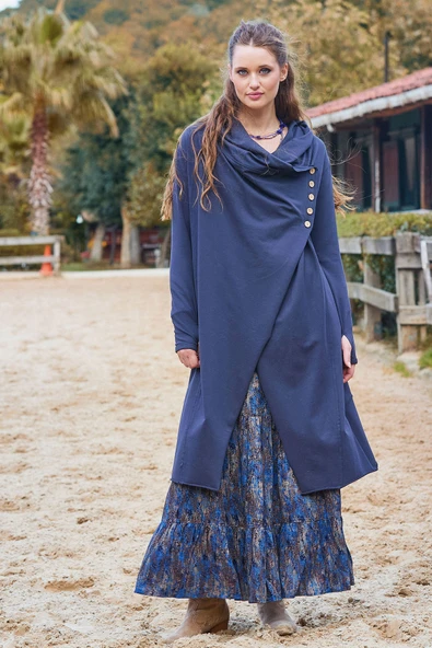 Parmak Geçmeli Düğme Detaylı Kapşonlu Hırka - 2