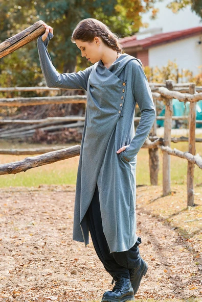 Parmak Geçmeli Düğme Detaylı Kapşonlu Hırka - 6