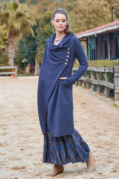 Parmak Geçmeli Düğme Detaylı Kapşonlu Hırka - 3